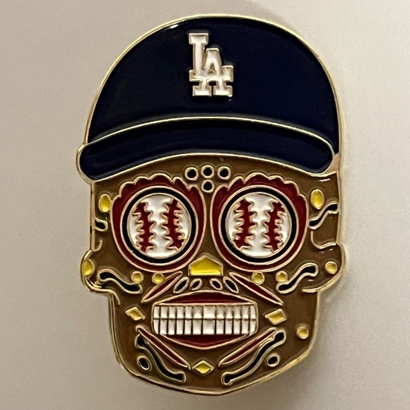 LA Dodgers Day Of Dead Skill Hat Pin Brooch Pins Fitted Hats Bag New - Picture 1 of 10